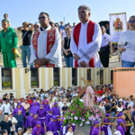 Cartagena de Indias reafirma su fe: cientos de fieles y turistas se unen al solemne Viacrucis en el Centro Histórico